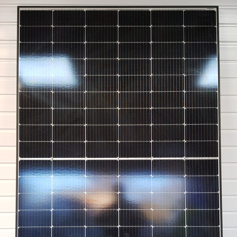 JA Solar 405W solar panel